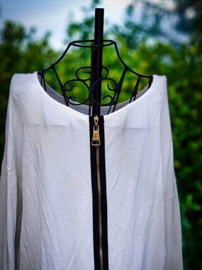 Soft Surroundings White Knit Tunic Top w/ Contrast Zipper - PL